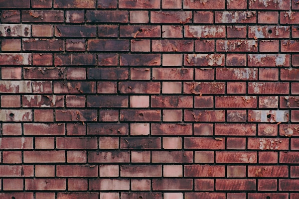 Pared de ladrillos rojos